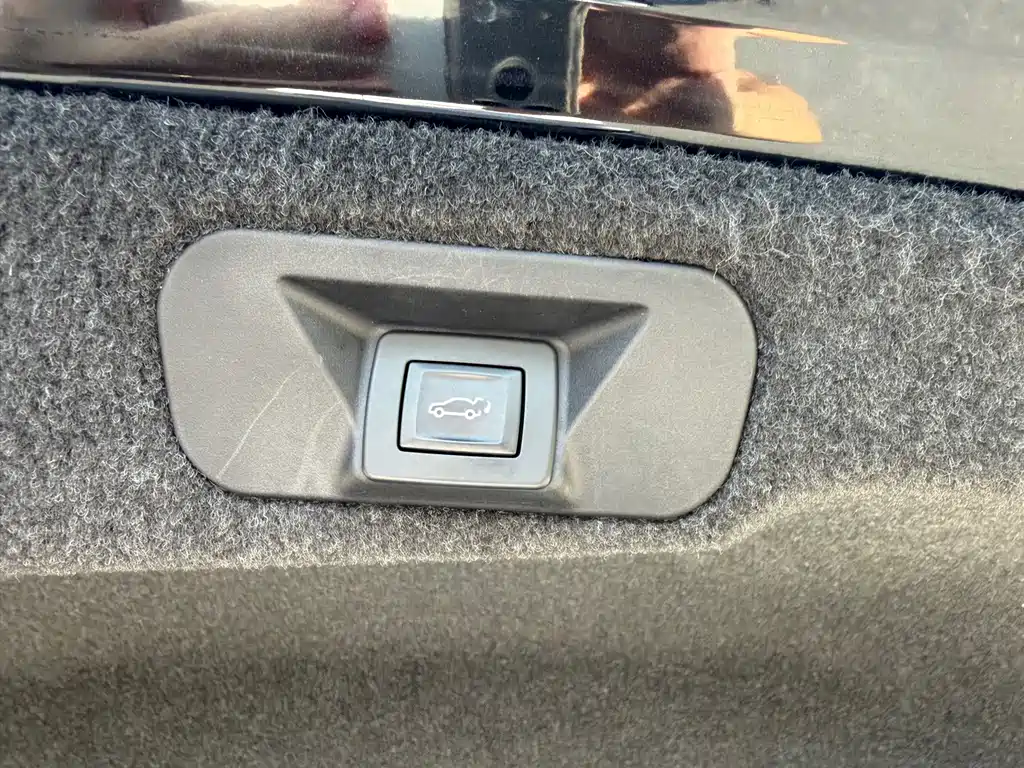 Cadillac CT6 — миниатюра 12
