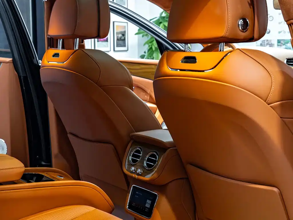 Bentley Bentayga — миниатюра 20
