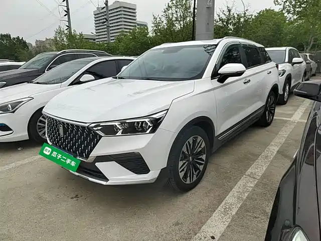 2022 Bestune T77
