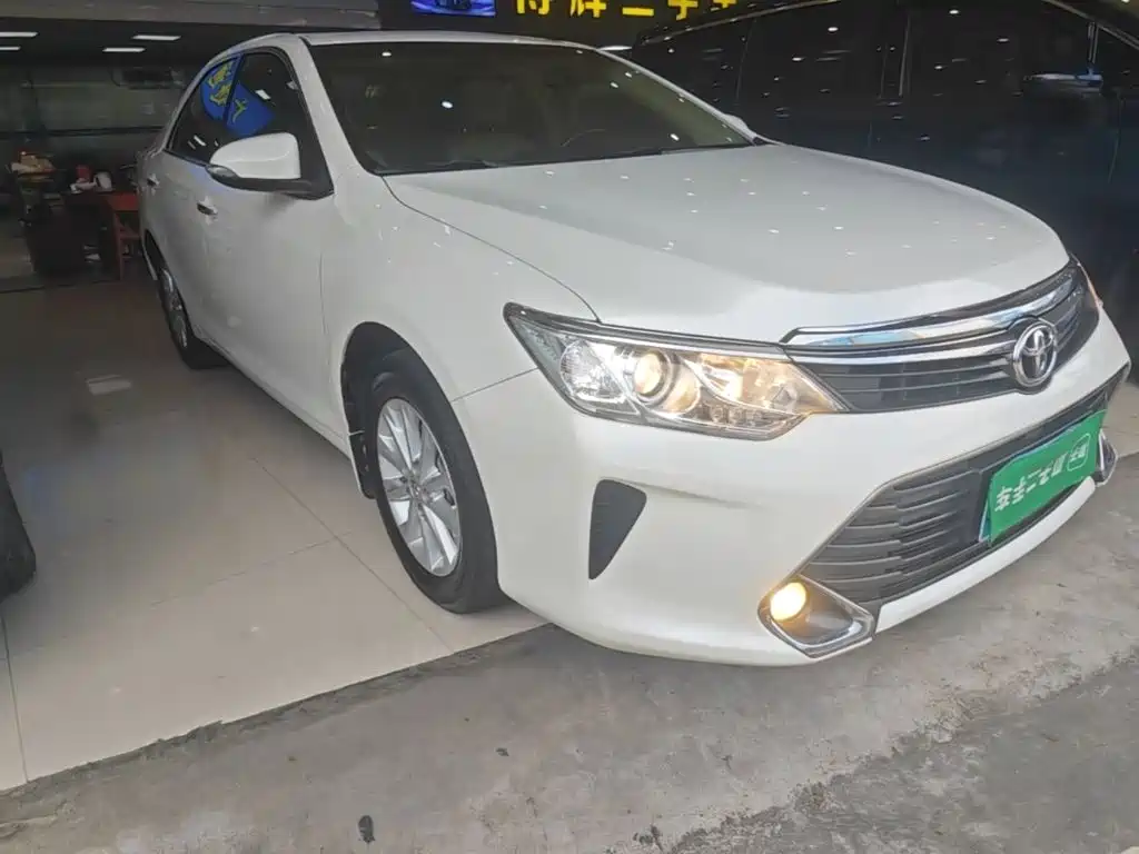 Toyota Camry — миниатюра 4