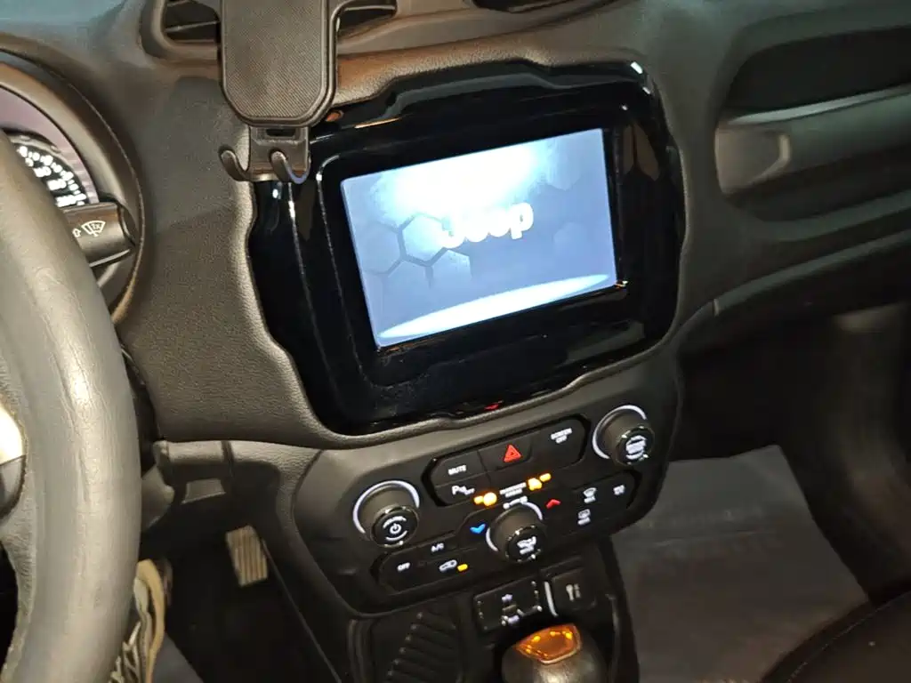 Jeep Renegade — миниатюра 13