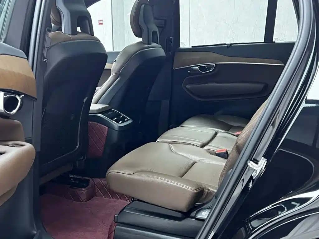 Volvo XC90 — миниатюра 5