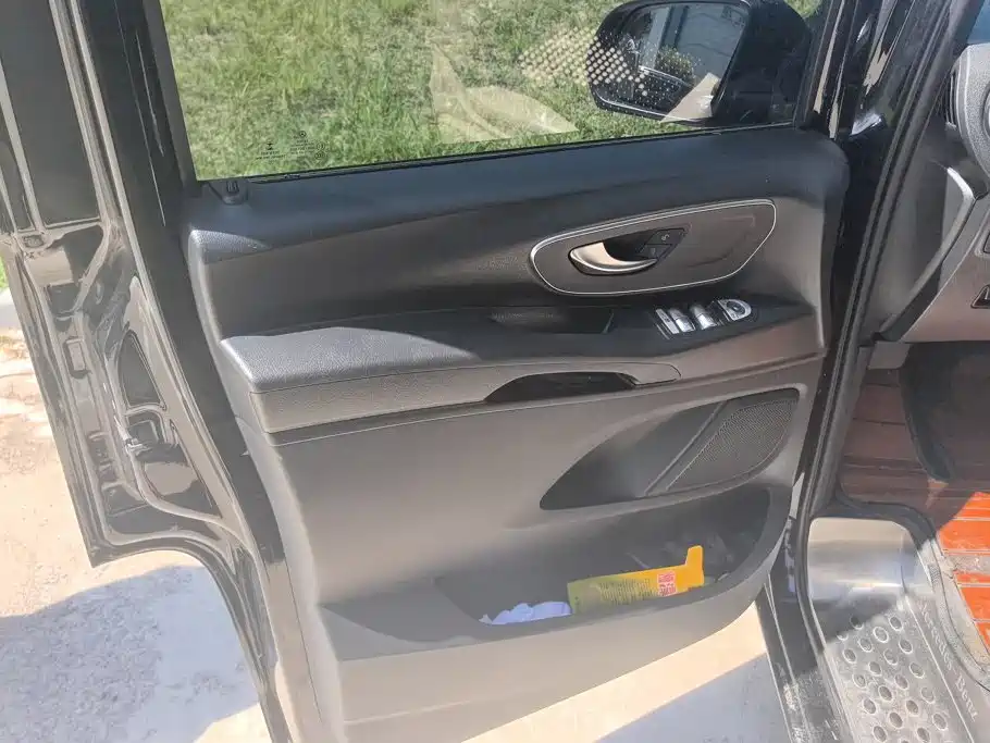 Mercedes-Benz Vito 2020 2.0T 7 мест