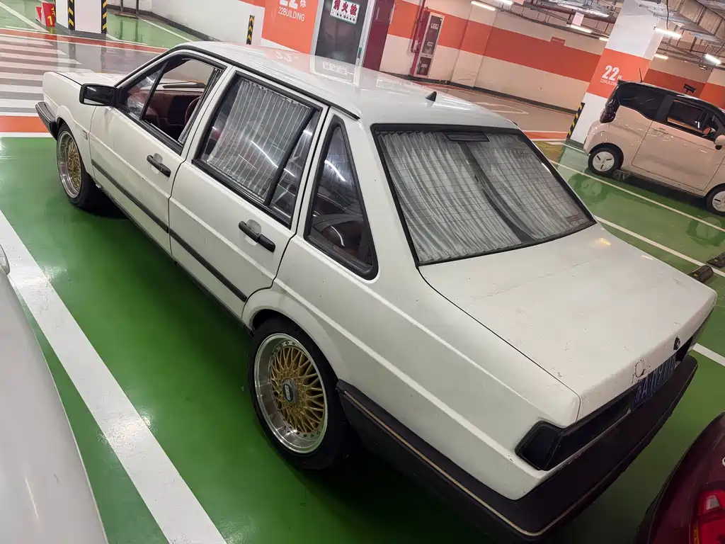 Volkswagen Santana Classic — миниатюра 3