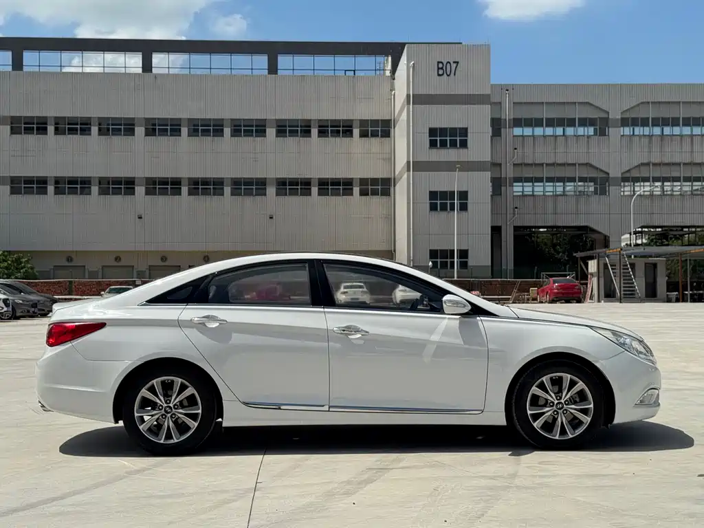 Hyundai Sonata — миниатюра 4
