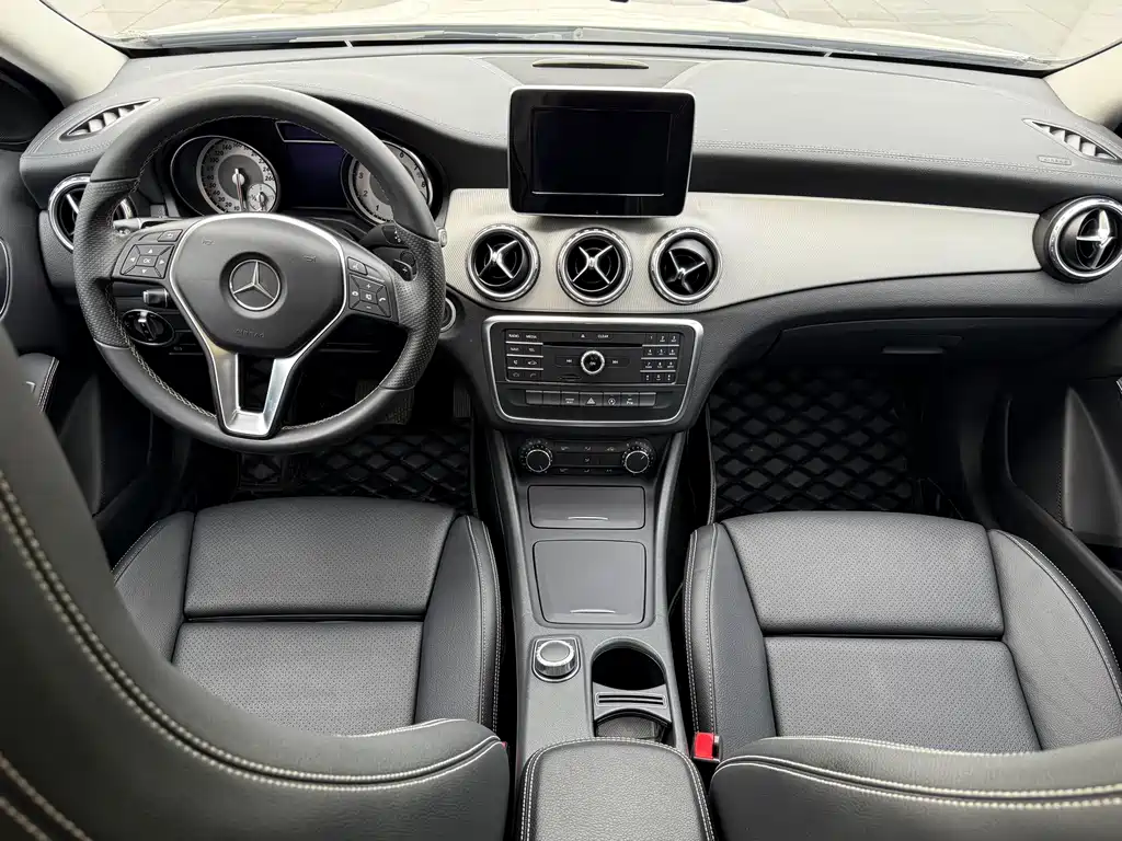Mercedes-Benz GLA — миниатюра 11