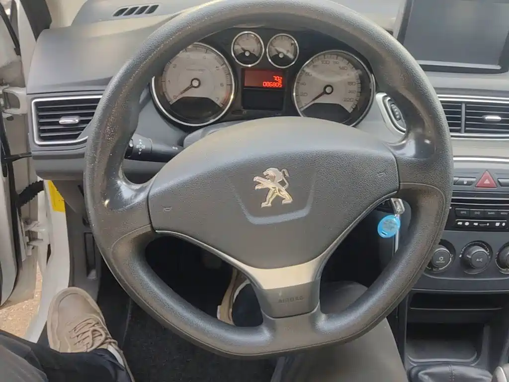 Peugeot 308 — миниатюра 11