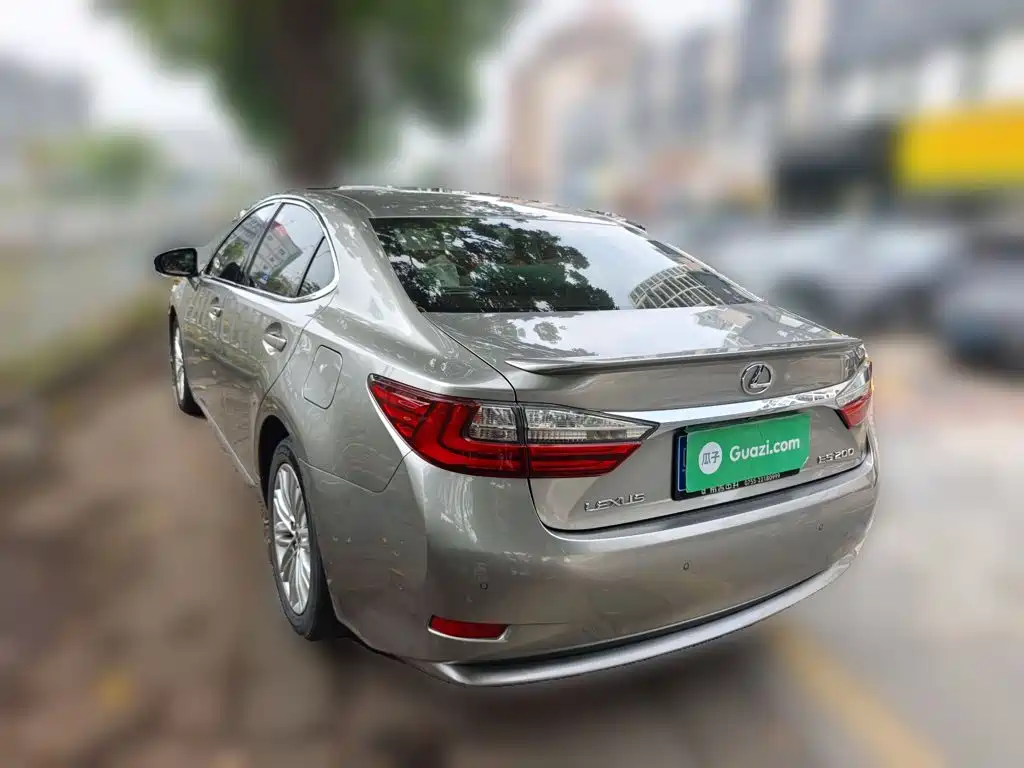 Lexus ES — миниатюра 10