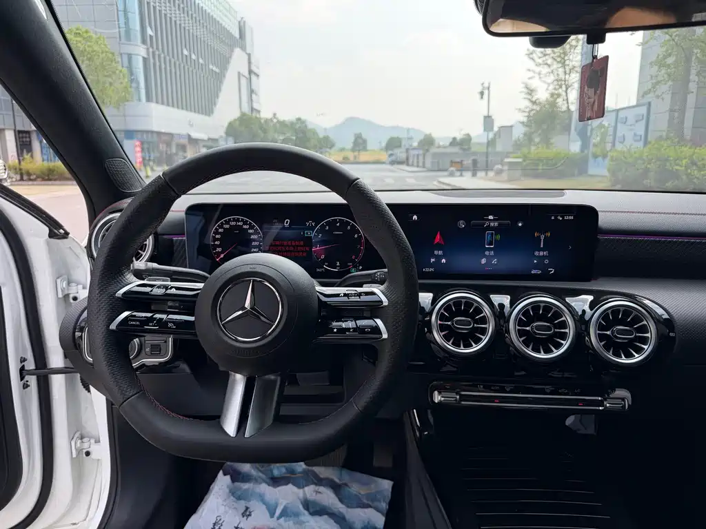 Mercedes-Benz A-Class — миниатюра 11
