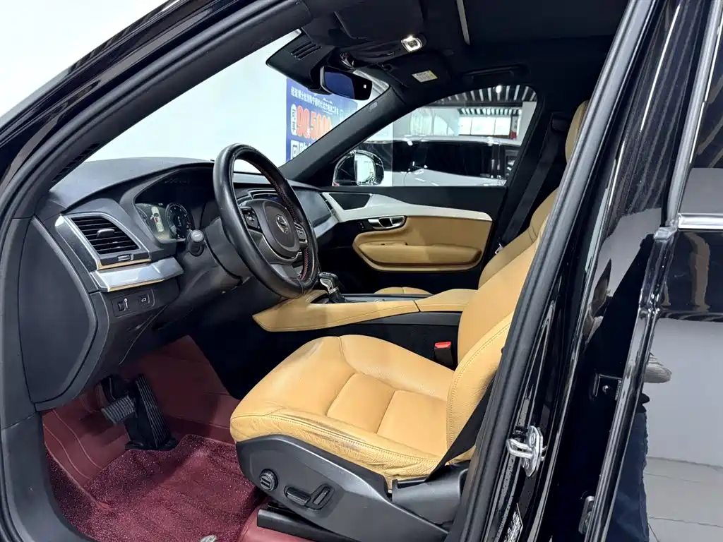 Volvo XC90 2019 T5 5 мест V