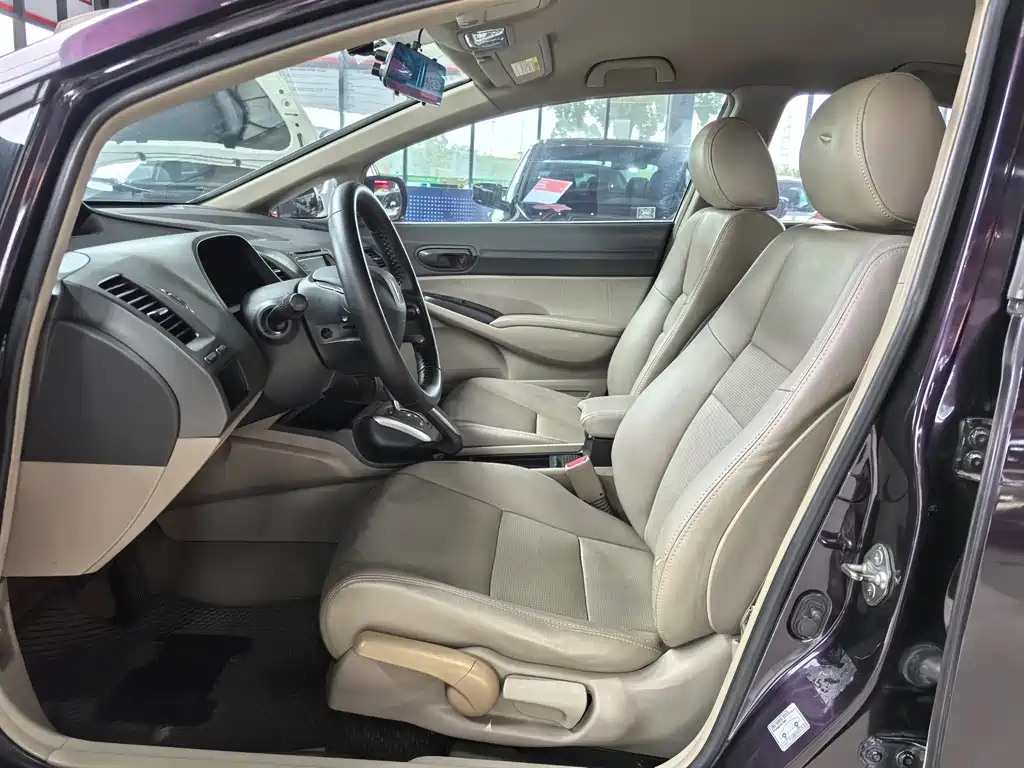 Honda Civic — миниатюра 8