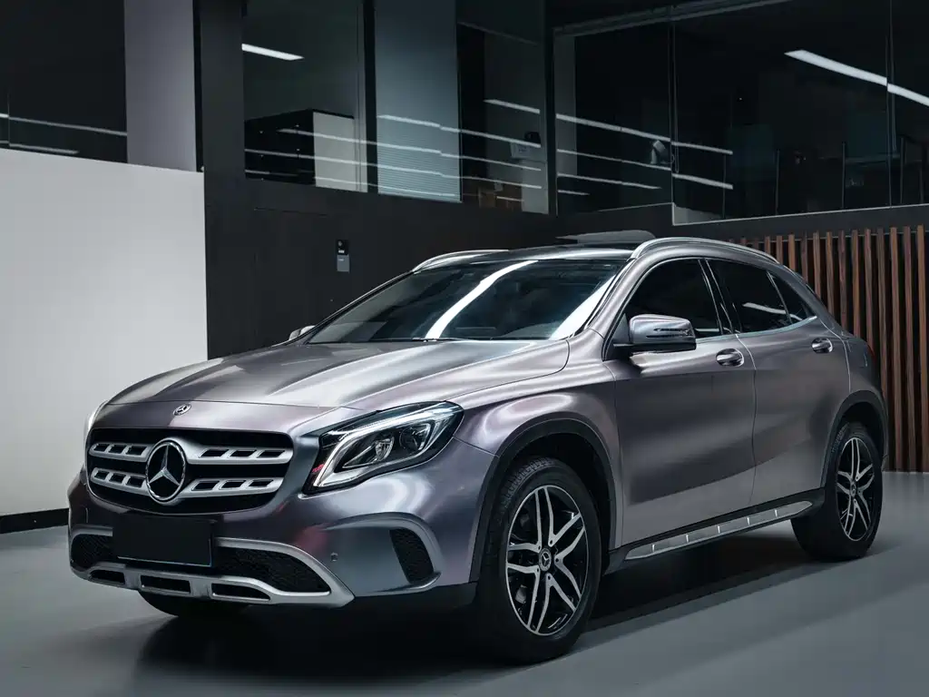 MERCEDES-BENZ GLA