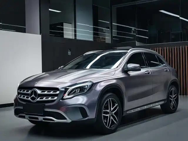 MERCEDES-BENZ GLA
