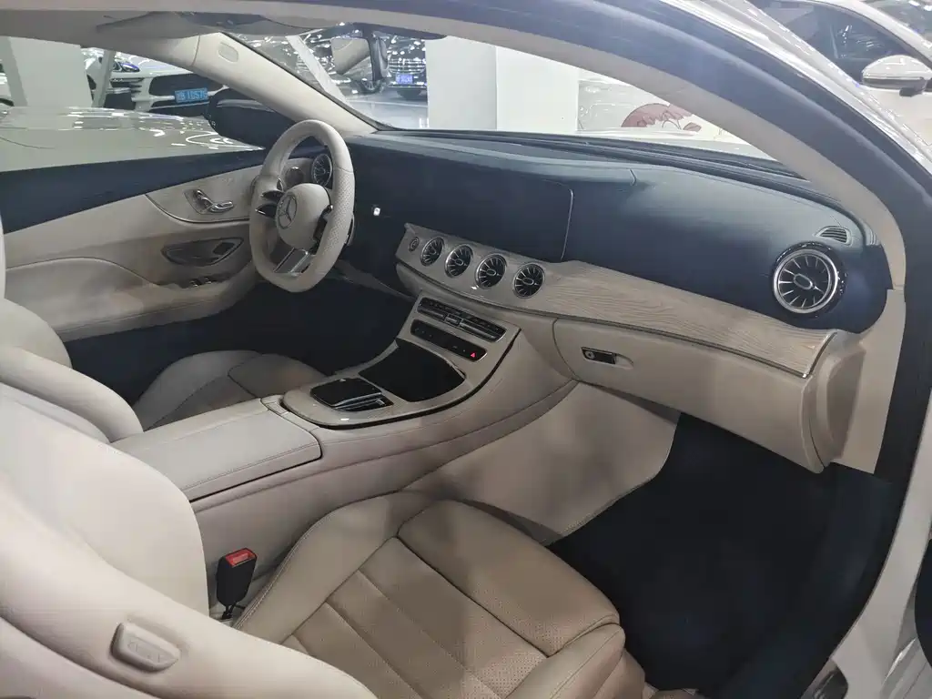 Mercedes-Benz E-Class (Import) — миниатюра 14