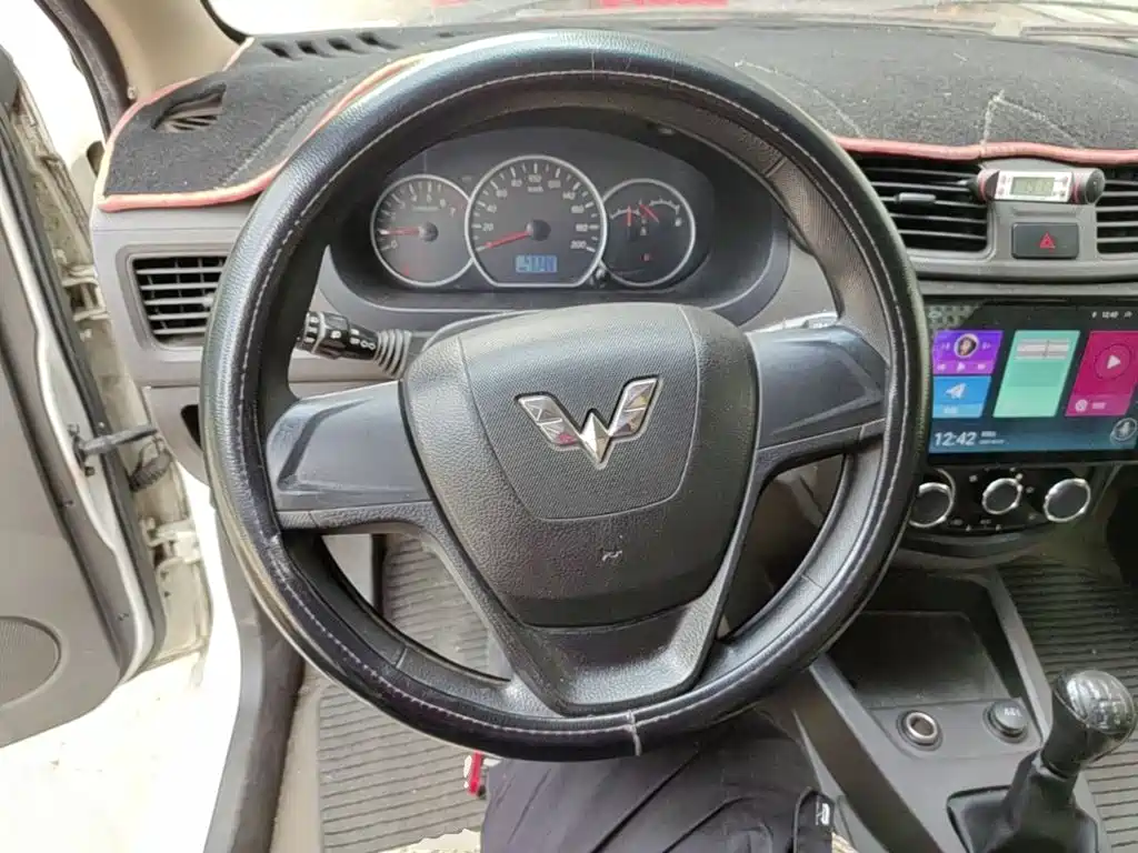 Wuling Hongguang — миниатюра 11