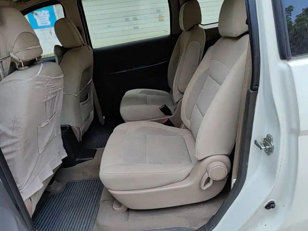 Wuling Hongguang — миниатюра 17