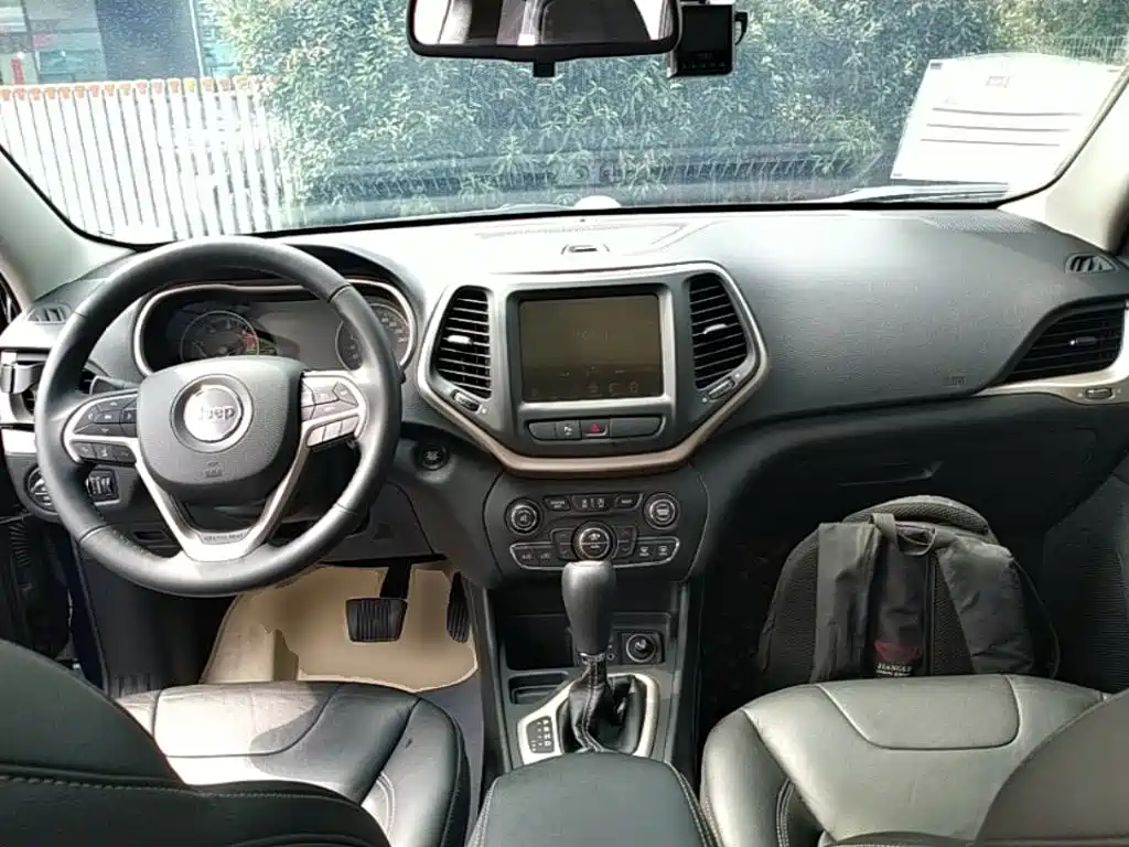 Jeep Cherokee — миниатюра 10