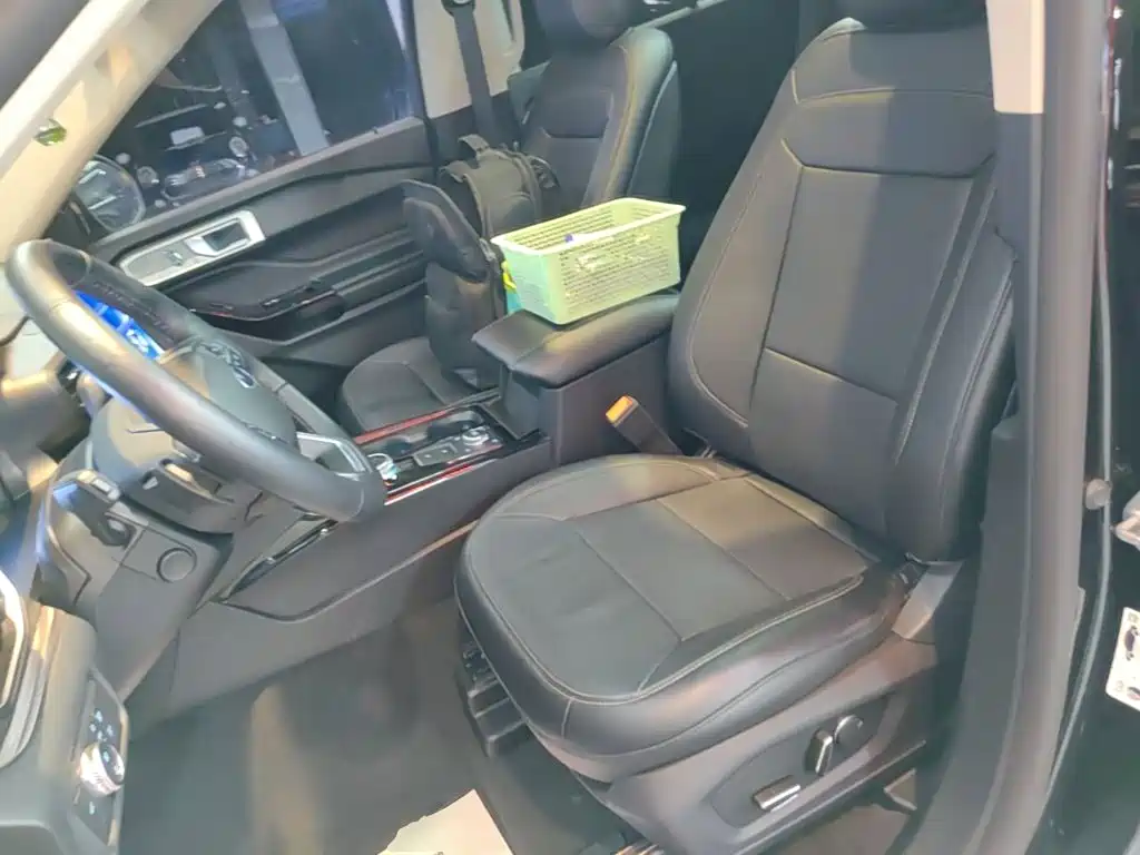 Ford Explorer — миниатюра 15