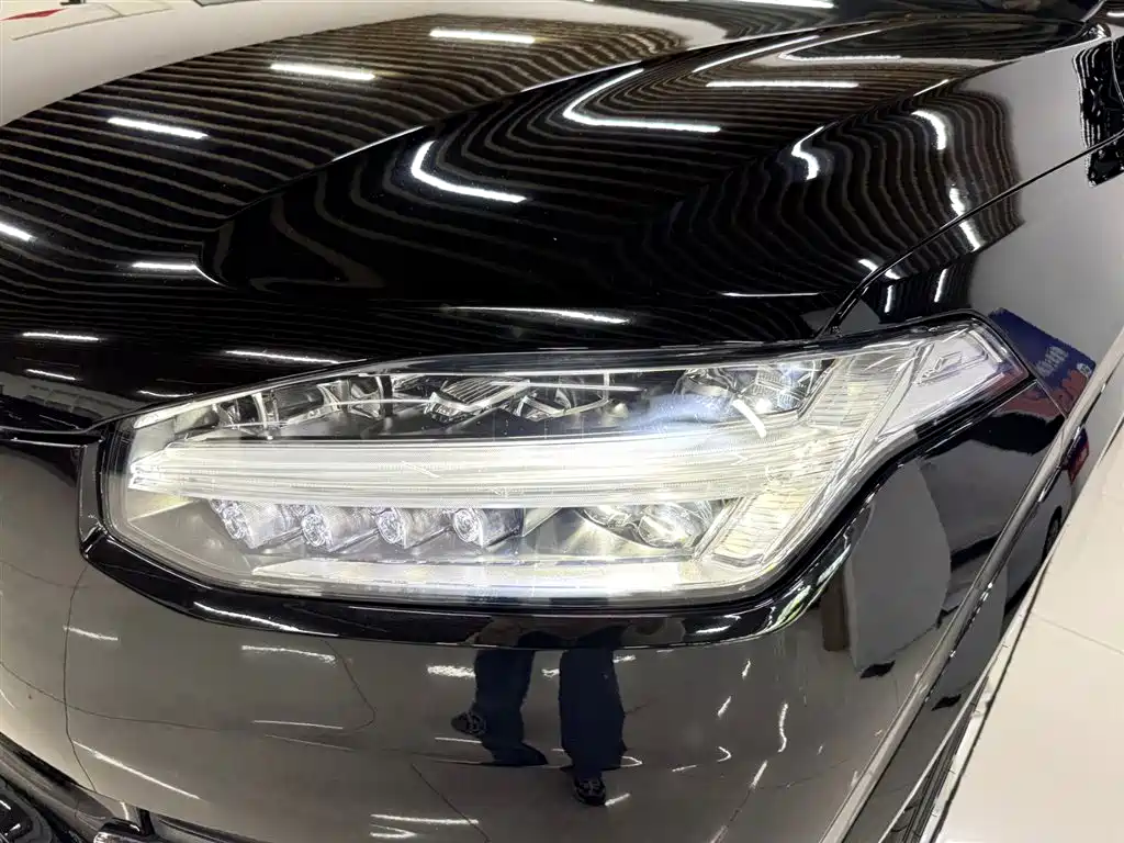 Volvo XC90 2019 T5 5 мест V