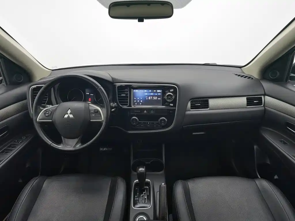 Mitsubishi Outlander (Import) — миниатюра 5
