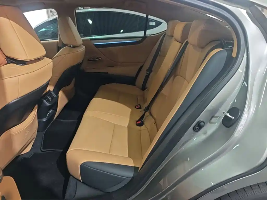 Lexus ES — миниатюра 13