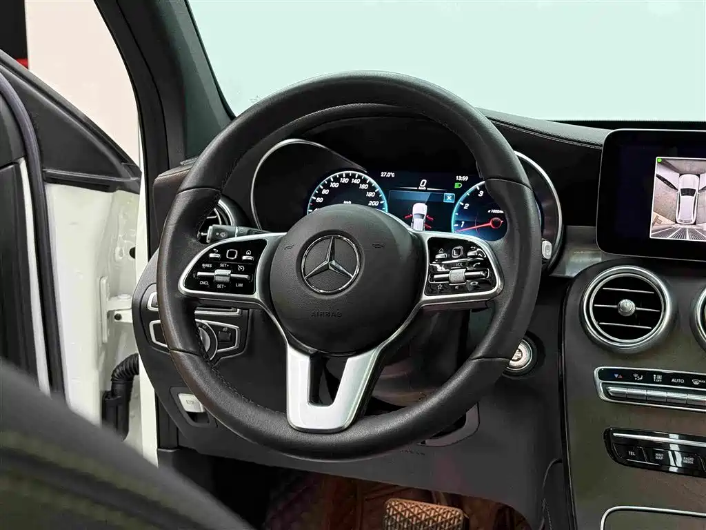 Mercedes-Benz GLC — миниатюра 12