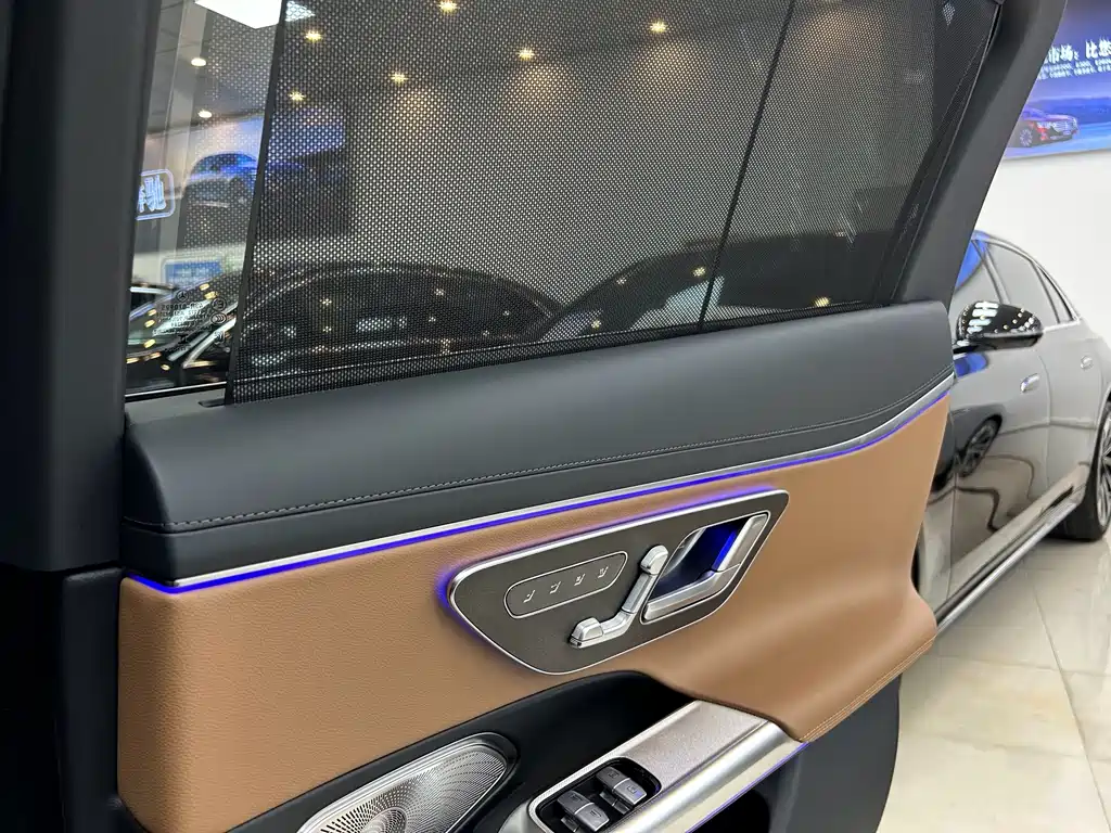 Mercedes-Benz E-Class — миниатюра 15