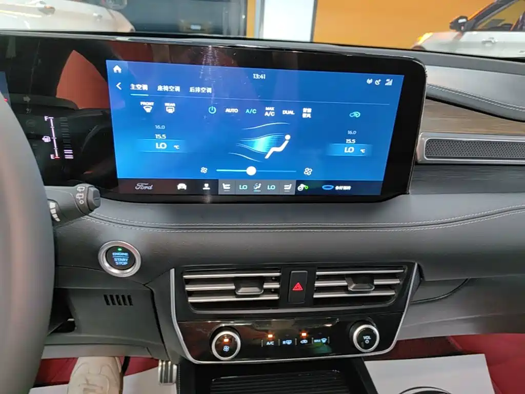 Ford Edge — миниатюра 13