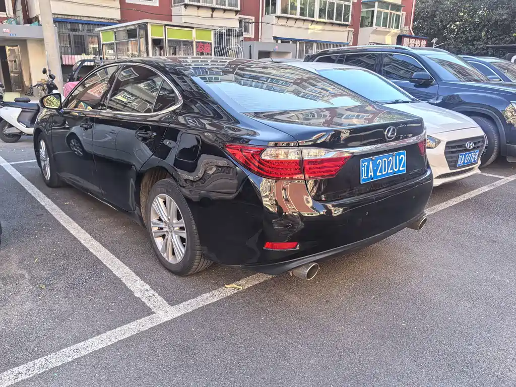 Lexus ES — миниатюра 6