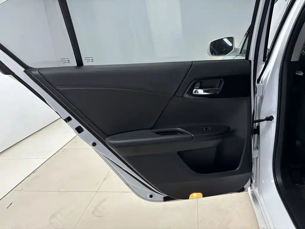 Honda Accord — миниатюра 22