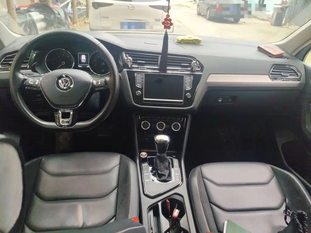 Volkswagen Tiguan L — миниатюра 5