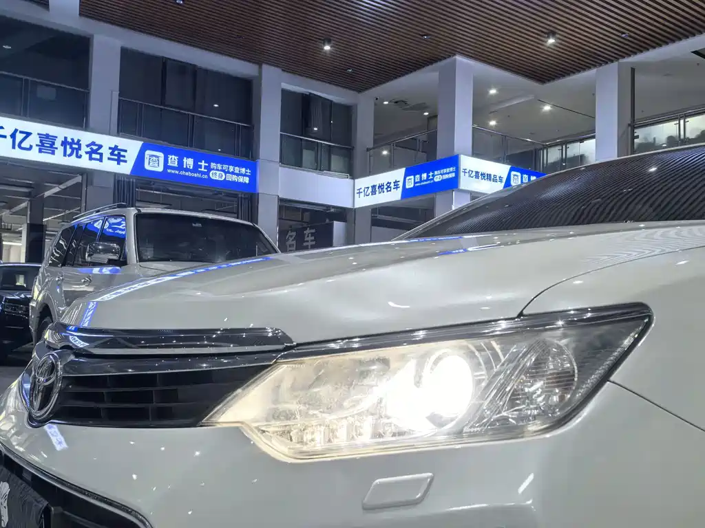 Toyota Camry — миниатюра 8