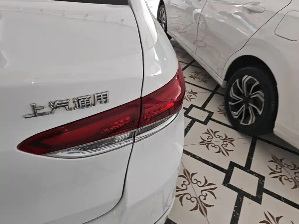Buick Excelle — миниатюра 8