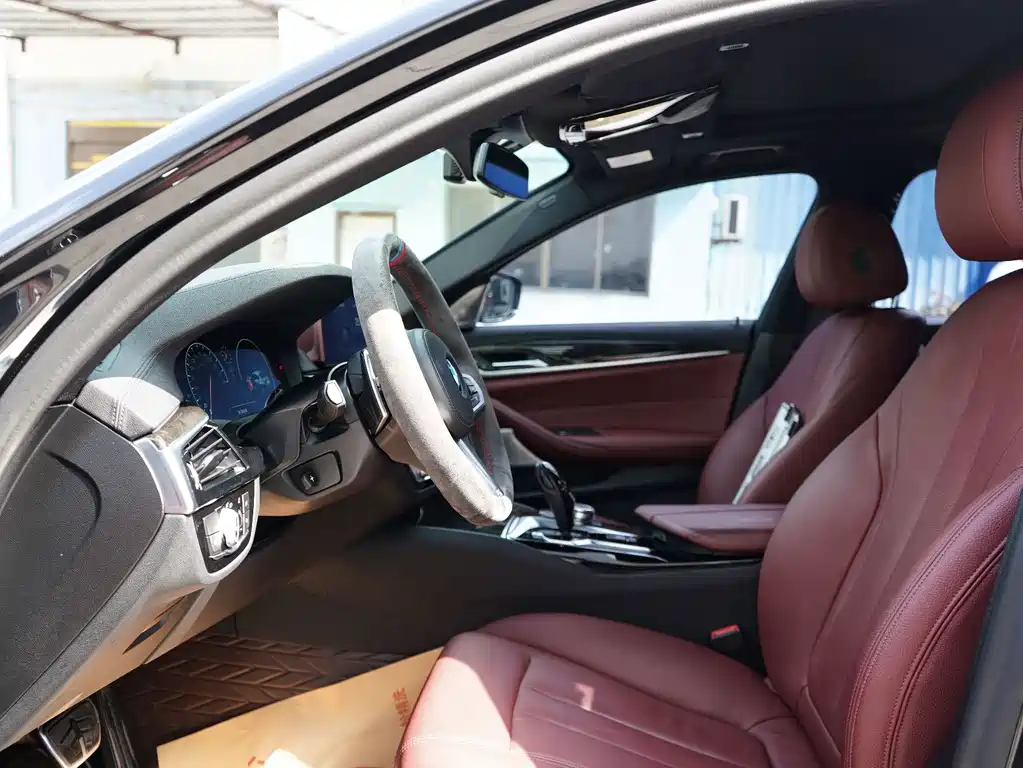 BMW 5 Series — миниатюра 7