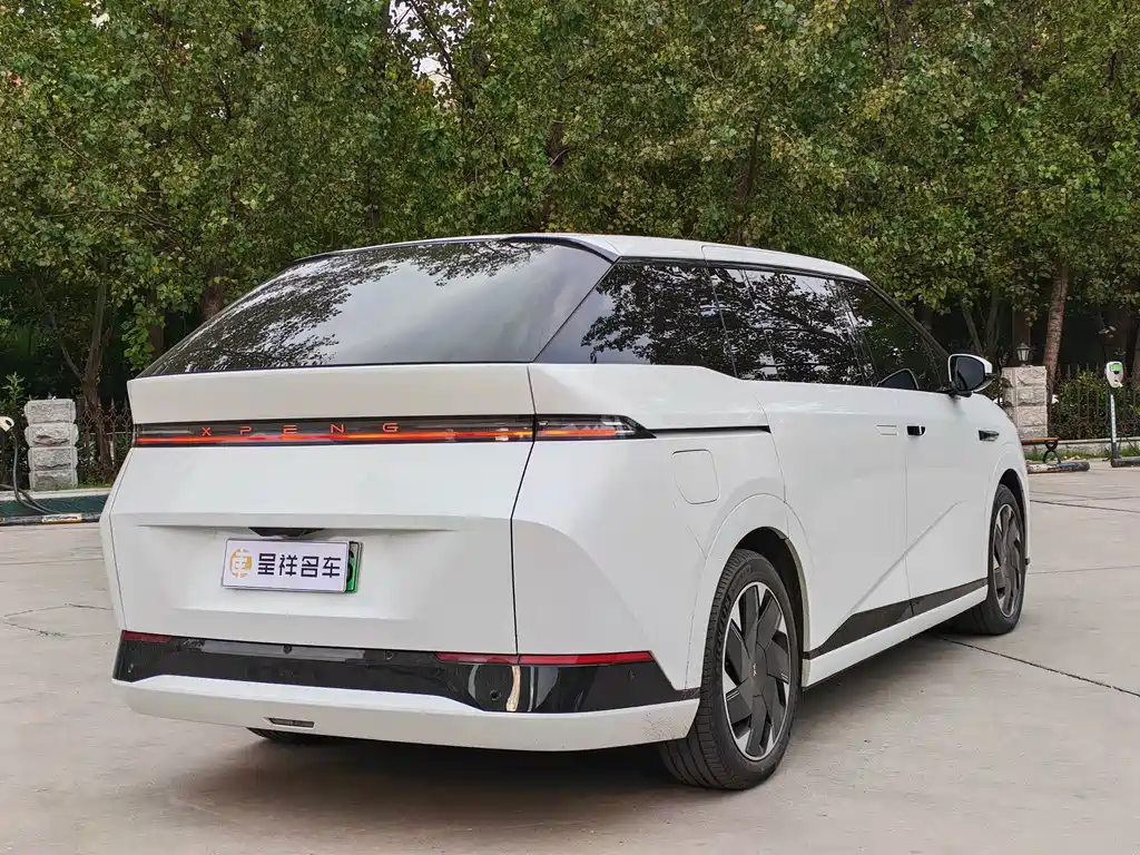 XPeng X9 — миниатюра 7