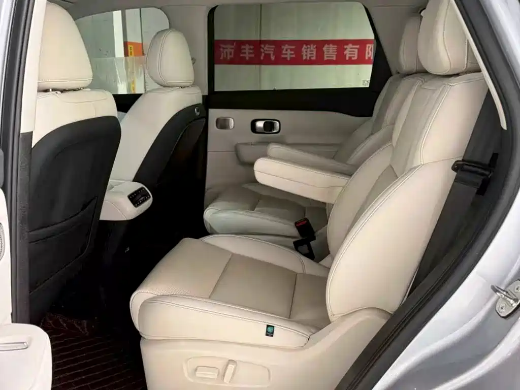 Leapmotor Leapmotor C16 — миниатюра 10