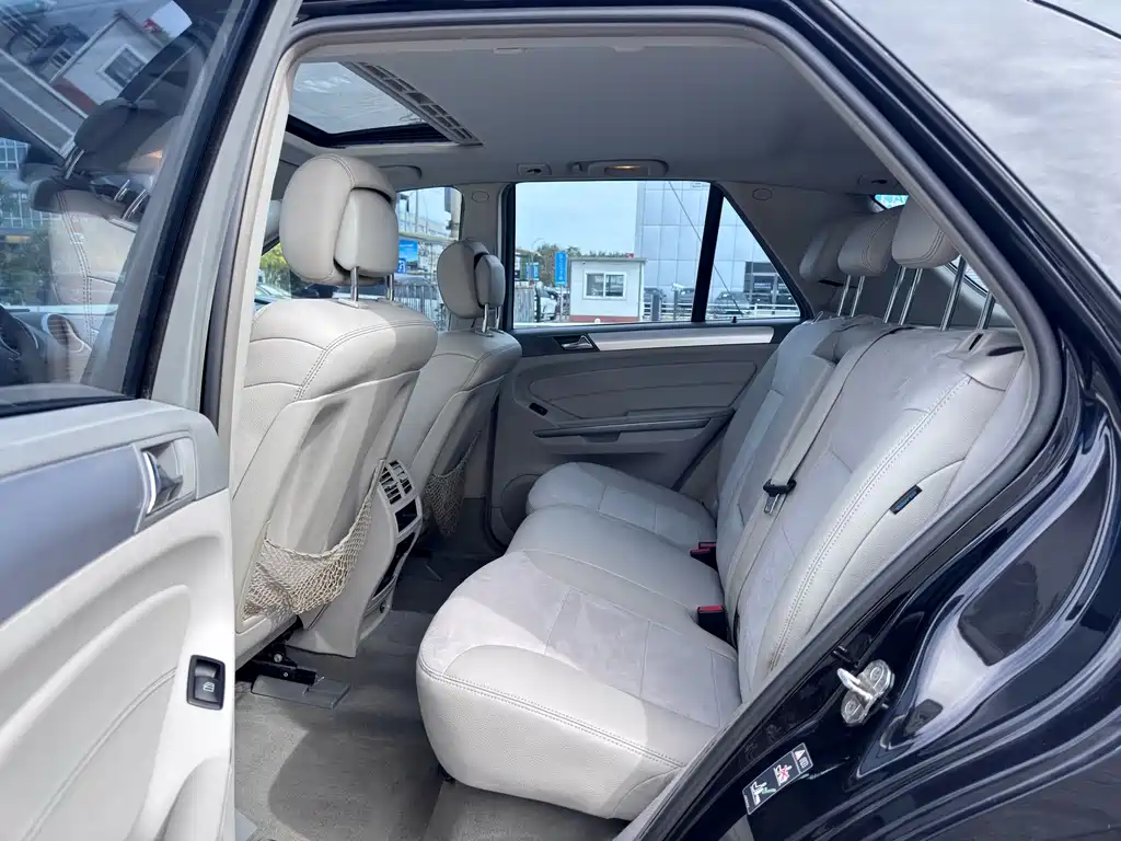 Mercedes-Benz M-Class — миниатюра 8