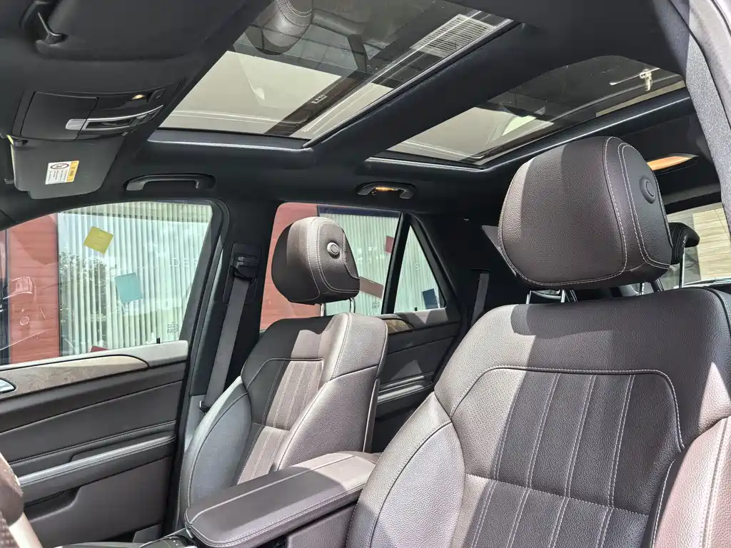 Mercedes-Benz GLE (Import) — миниатюра 15