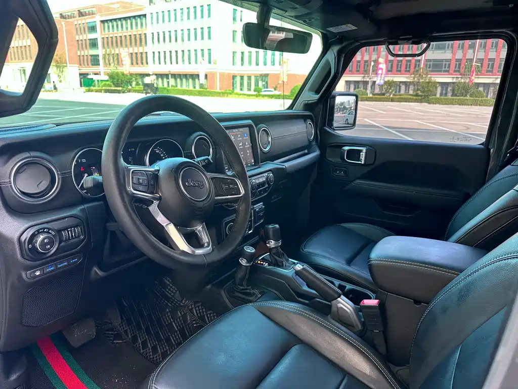 Jeep Wrangler PHEV — миниатюра 8