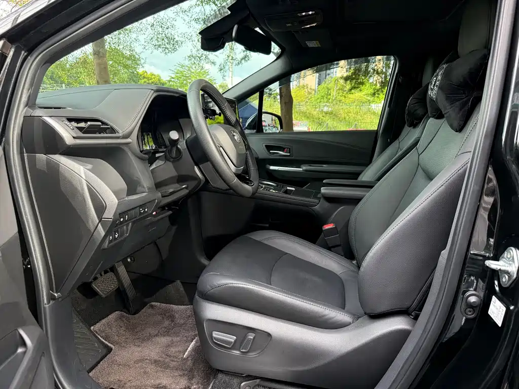 Toyota Sienna — миниатюра 7