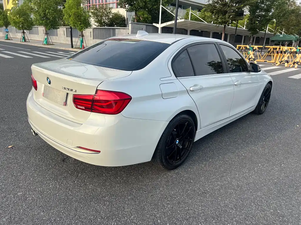 BMW 3 Series — миниатюра 8
