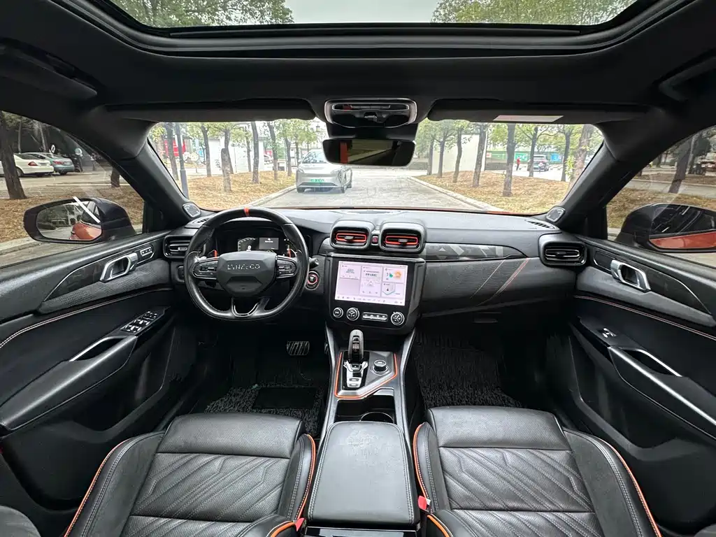 LYNK & CO. 02 HATCHBACK