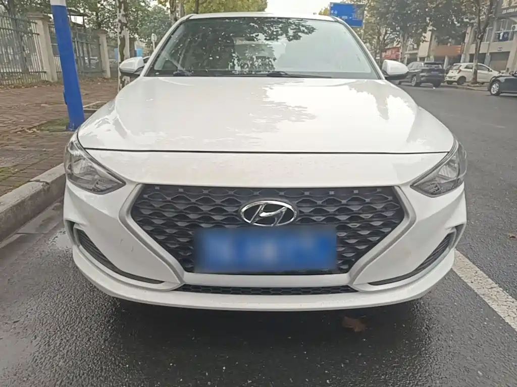 Hyundai Elantra — миниатюра 3