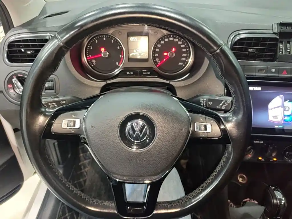 Volkswagen Polo — миниатюра 11