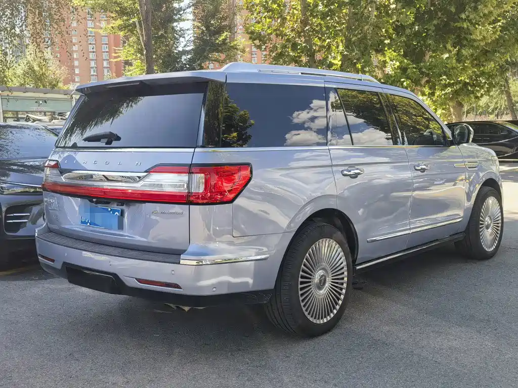Lincoln Navigator — миниатюра 14