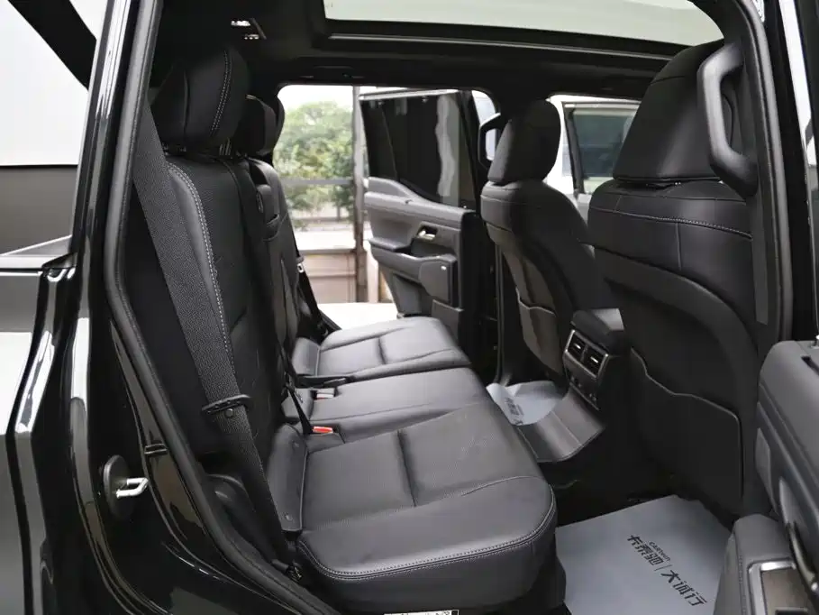 Lexus GX — миниатюра 23