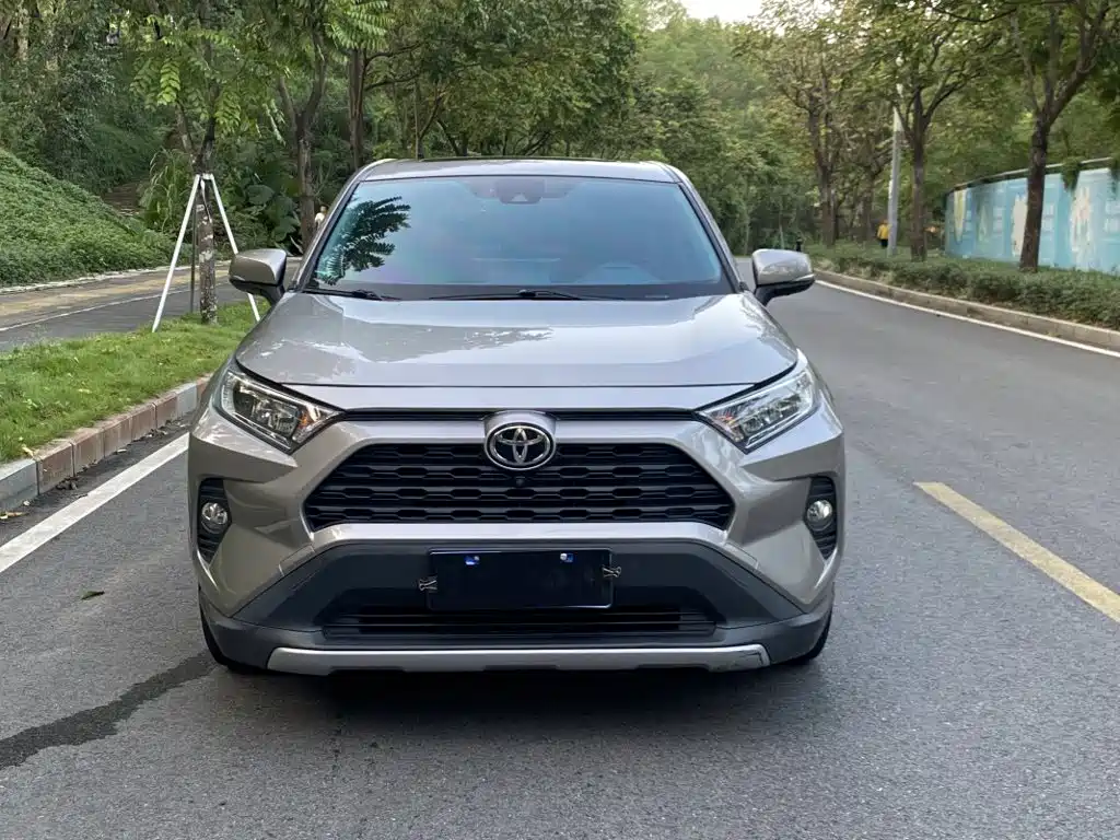 Toyota RAV4 — миниатюра 2