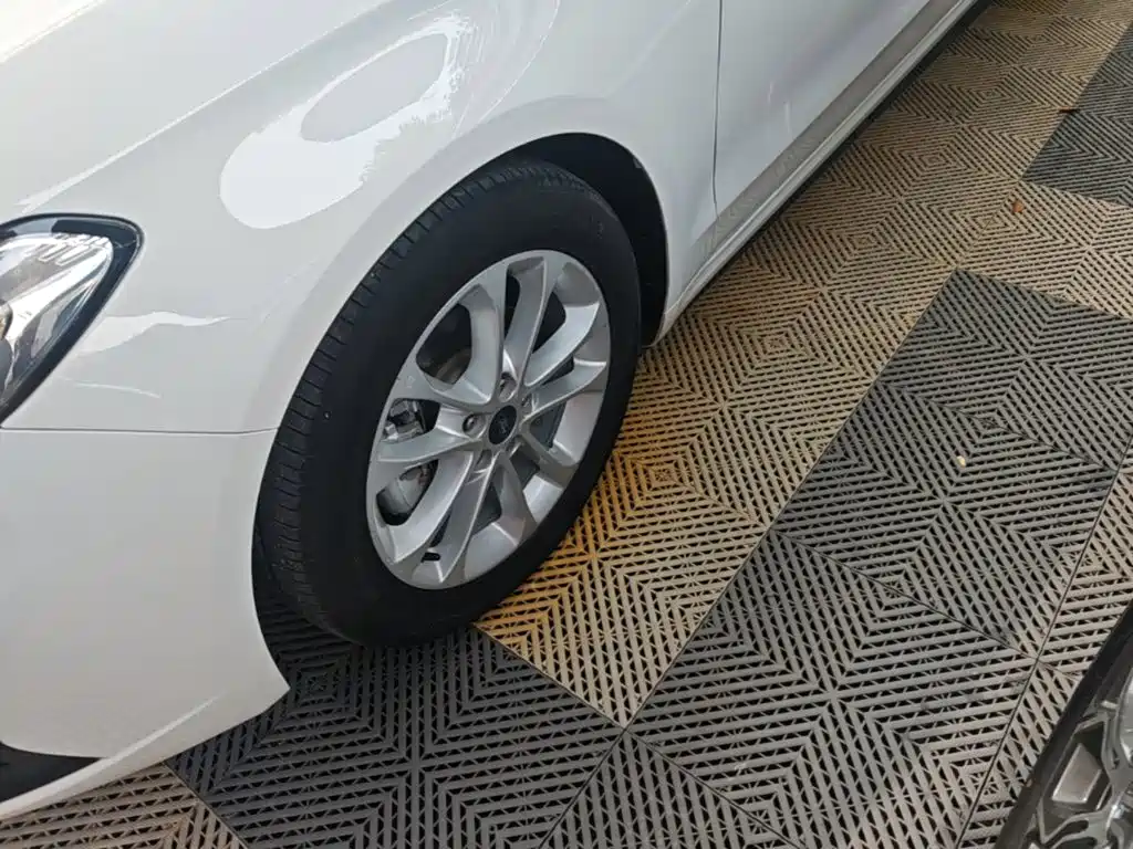 Ford Mondeo — миниатюра 23