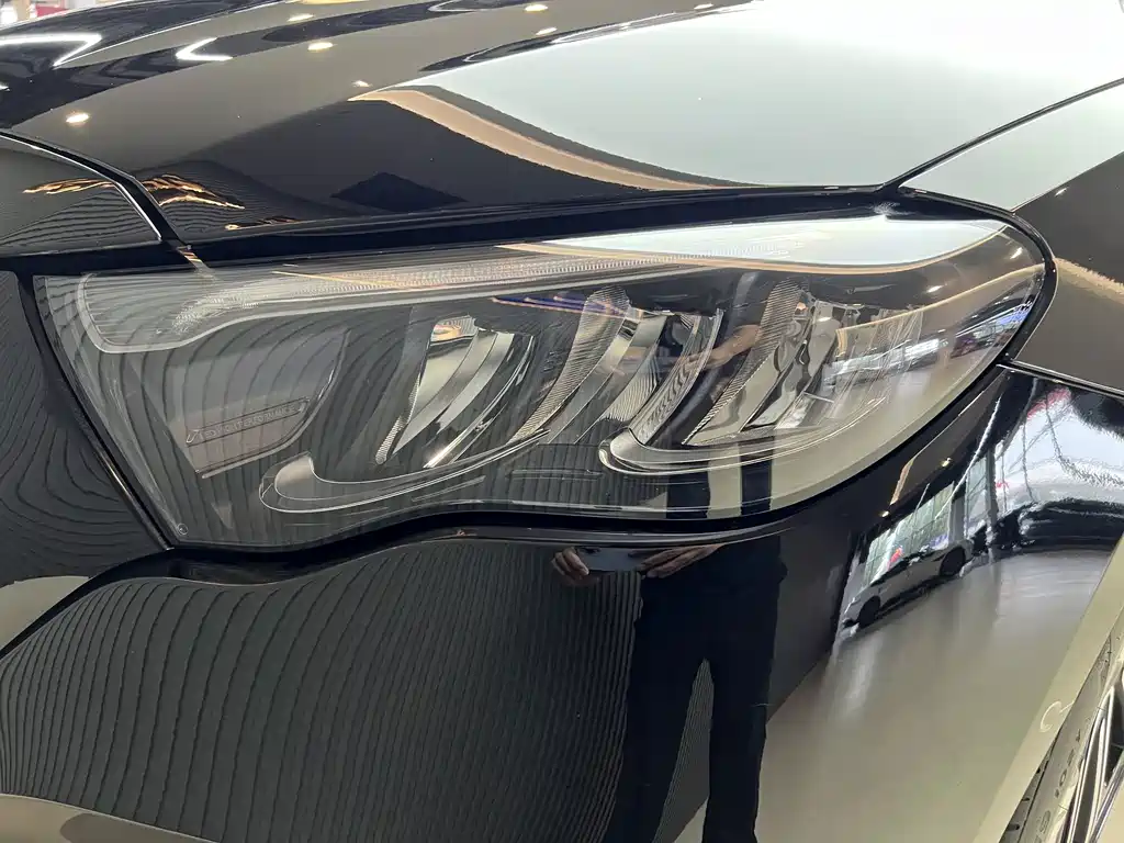 Mercedes-Benz E-Class — миниатюра 3