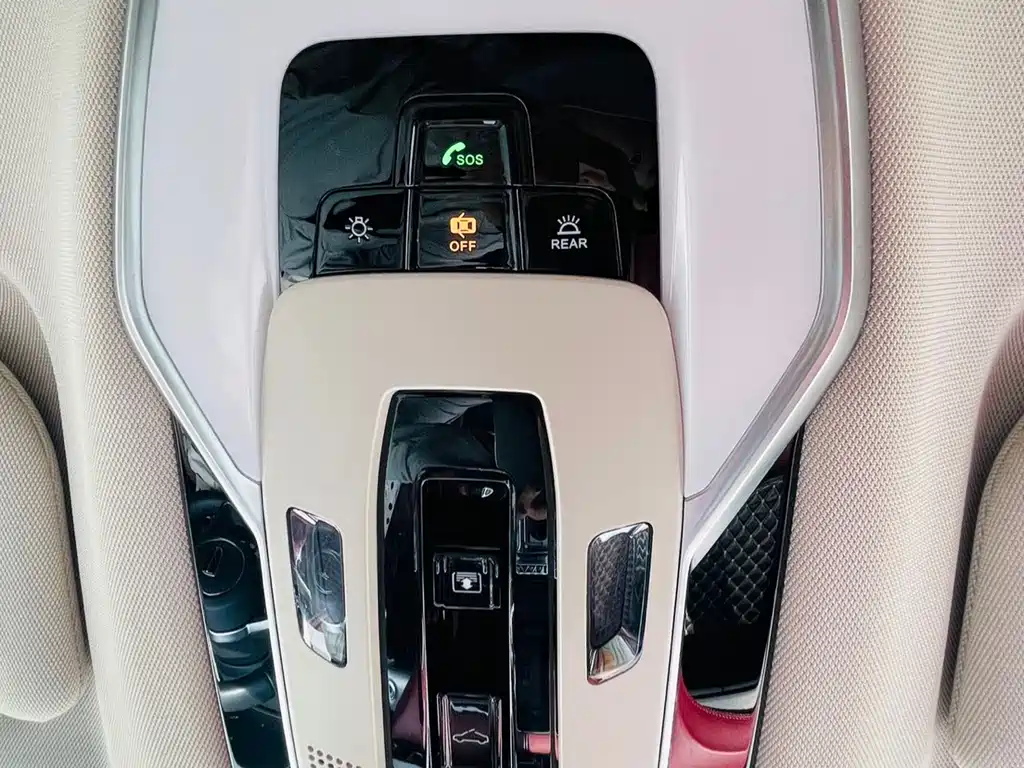 Hongqi Hongqi H5 — миниатюра 13